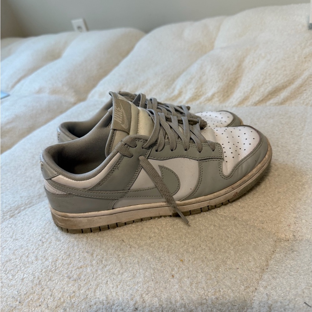 Nike Women's Sneakers - Gray and White